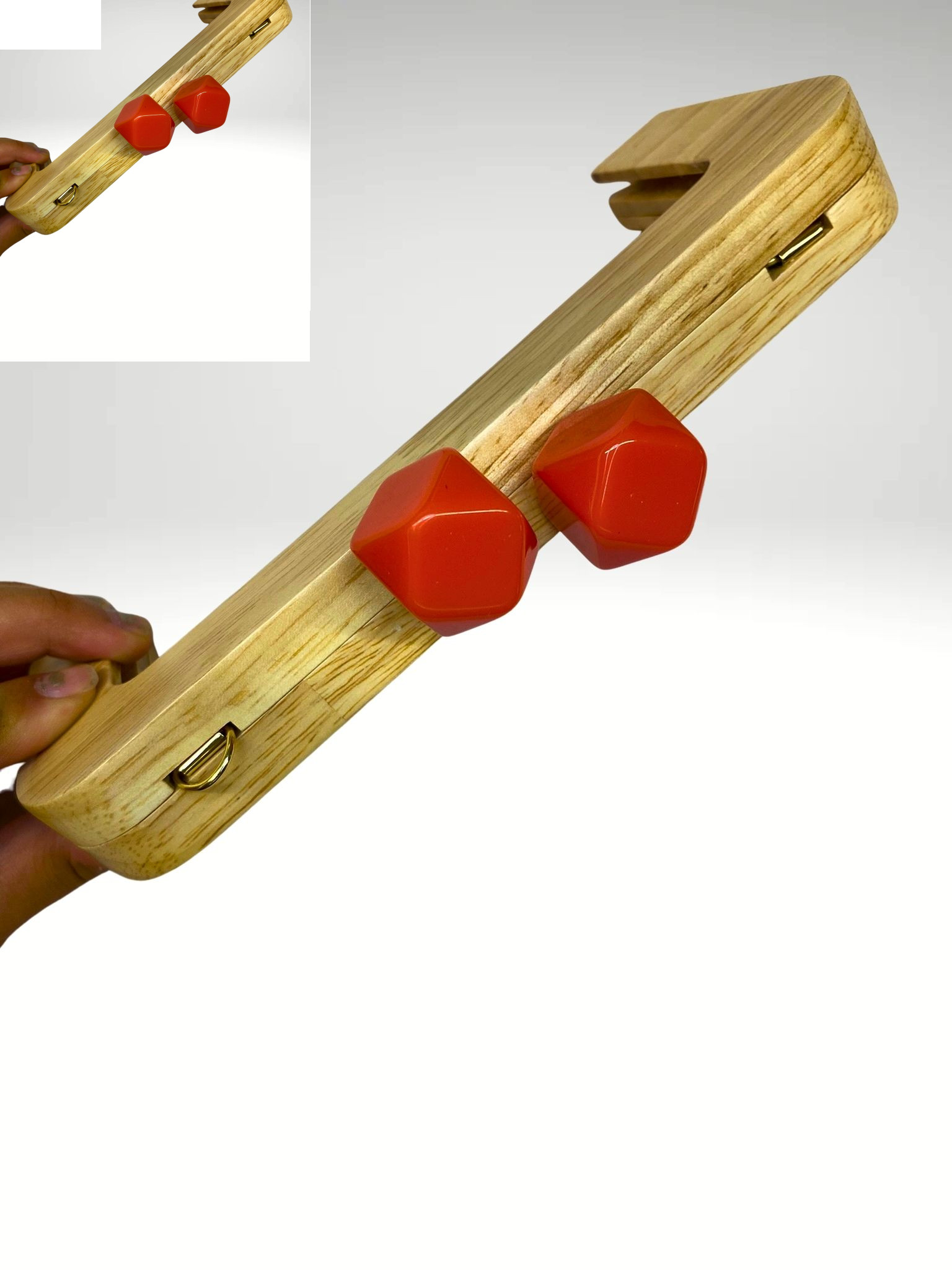 Ahşap turuncu boncuklu burs